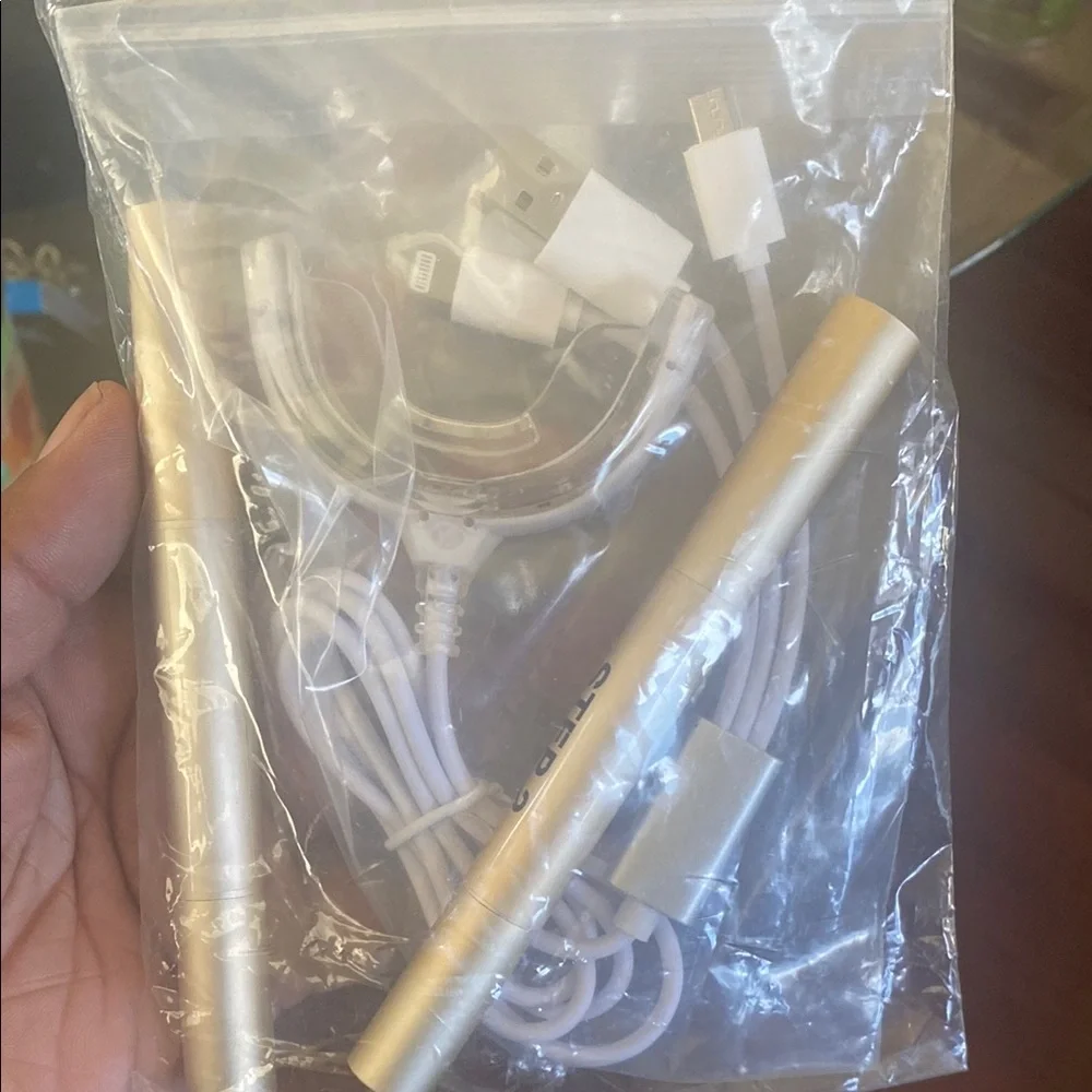 Gold Teeth Whitening Kit with LED Light